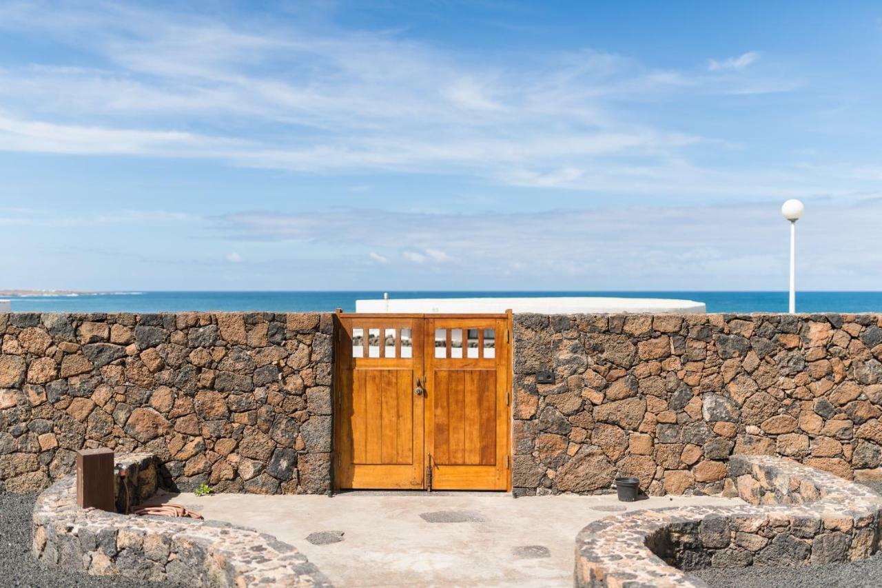 Villa Taguluche Famara Exterior photo